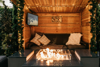 Après Village: Winter Wonderland at Four Seasons Silicon Valley