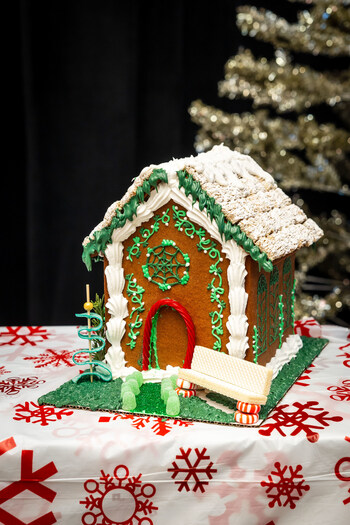Gingerbread Decorating event at Four Seasons Silicon Valley