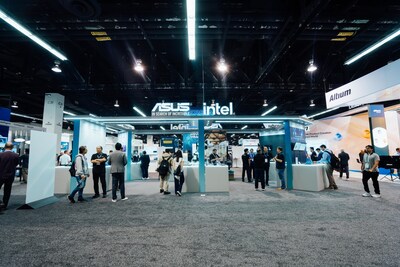 ASUS Booth 4003 at Embedded World North America 2005 at the Anaheim Con