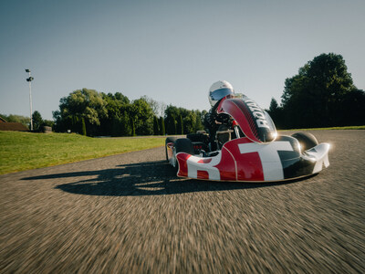 Der Rotax E10 überzeugt mit lautloser Beschleunigung, mit emissionsfreier Technologie und minimalem Wartungsaufwand - und sorgt so für echtes Racing-Vergnügen, das Fahrer:innen, Streckenbetreiber:innen und Gemeinden gleichermaßen begeistert. (CNW Group/BRP Inc.)