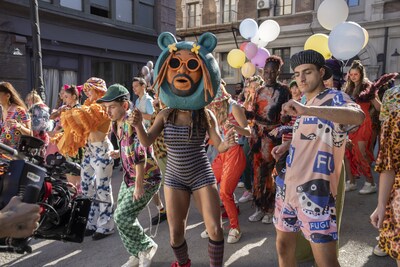 Behind-the-scenes of Candy Crush's new music video