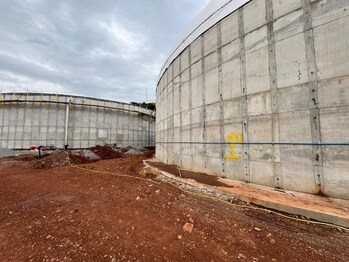 Optimal waterproofing: Once treated with the Penetron System, concrete becomes impermeable and can self-seal hairline cracks. This prevents corrosion and increases chemical and sulfate resistance.