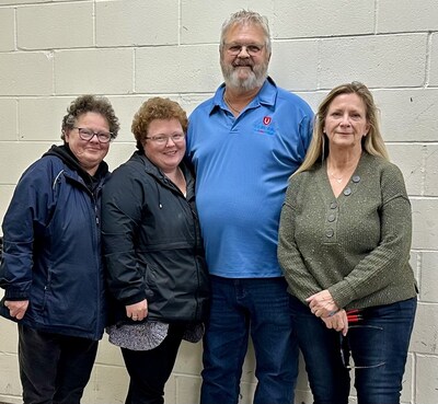 First Student school bus drivers in Owen Sound and Kincardine ratify contracts by at least 80% (CNW Group/Unifor) First Student school bus drivers in Owen Sound and Kincardine ratify contracts by at least 80% (CNW Group/Unifor)