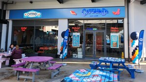 Captain D's Makes a Big Splash in the UK with Grand Opening of Its First European Restaurant