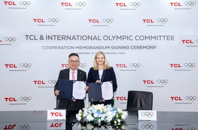 TCL jointly signed an MoU with the IOC. The MoU was formalized by Li Dongsheng, Founder and Chairman of TCL (left), and IOC President Kirsty Coventry (right), during President Coventry's visit to TCL CSOT in Shenzhen. (PRNewsfoto/TCL)