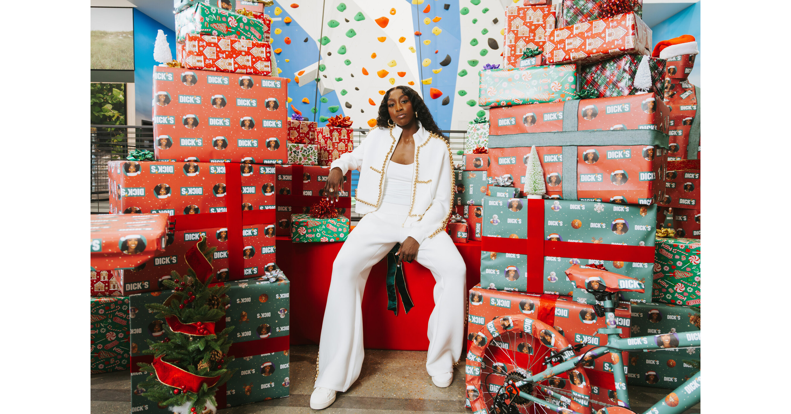 College Basketball Star Flau'jae Johnson Swaps Rapping for Gift ...