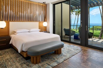 Makai Ocean Front Villa Primary Bedroom