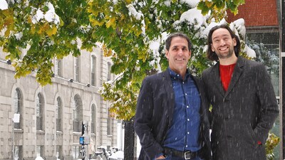 Two leaders from Tink and Click & Mortar celebrate their strategic merger in Old Montreal, marking a new chapter for the digital performance of Canadian organizations. (CNW Group/Tink)