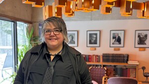 La coordonnatrice des études françaises de l'Université Trent reçoit le Prix littéraire du Gouverneur général pour la traduction