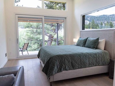 Healthy minds and bodies depend on fresh air, good sleep and a calm atmosphere, all of which are enhanced with products and systems in the VISION House Transcend. The Dvele IQ smart home system includes multiple sensors for indoor air quality (IAQ), leak detection, water management, and heating and air conditioning systems that can help homeowners manage their properties in normal circumstances and during extreme weather conditions.