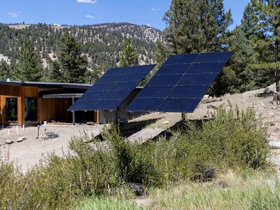 26kw of battery storage ensures carbon-free power production day and night to make this home resilient and self-sufficient.