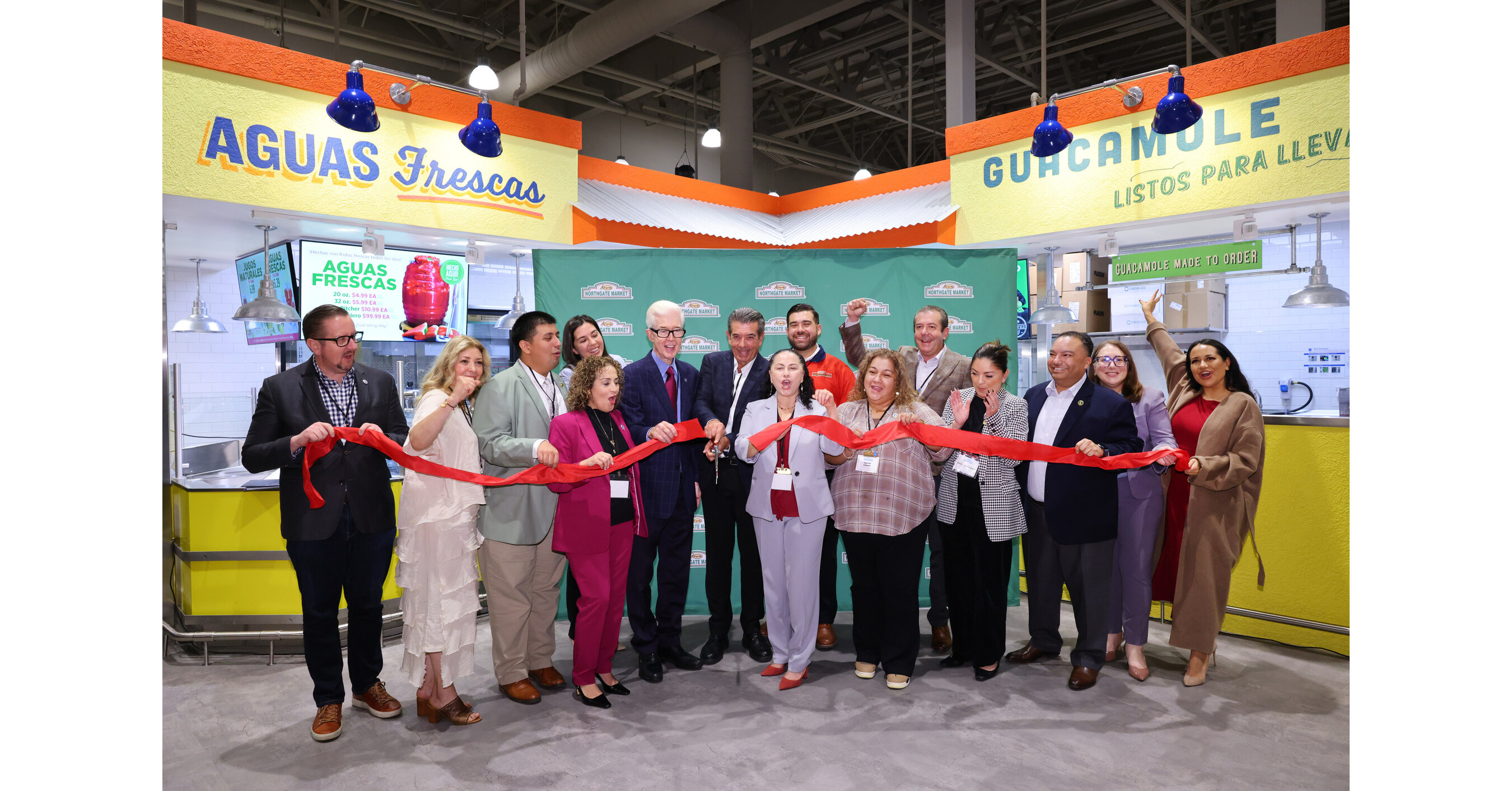 NORTHGATE GONZ&Aacute;LEZ MARKET CELEBRATES GRAND OPENING OF NEWEST STORE IN LYNWOOD, CALIF.