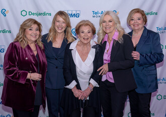 Sur la photo: Marie-Claude Barrette, pr&#233;sidente du jury, Julie B&#233;langer, porte-parole Tel-Aide Montr&#233;al, Janette Bertrand, Isabelle Mar&#233;chal, France Wagner, pr&#233;sidente de Tel-Aide Montr&#233;al. Cr&#233;dit photo: Jos&#233;e Houle (Groupe CNW/Tel-Aide Montr&#233;al)