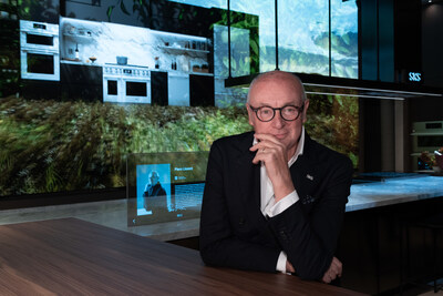 World-renowned architect, Piero Lissoni, brings his contemporary design vision to the new SKS showroom at THE MART in Chicago, creating a refined, gallery-like space that honors the building’s industrial heritage while letting the SKS’ technology-forward appliances take center stage.