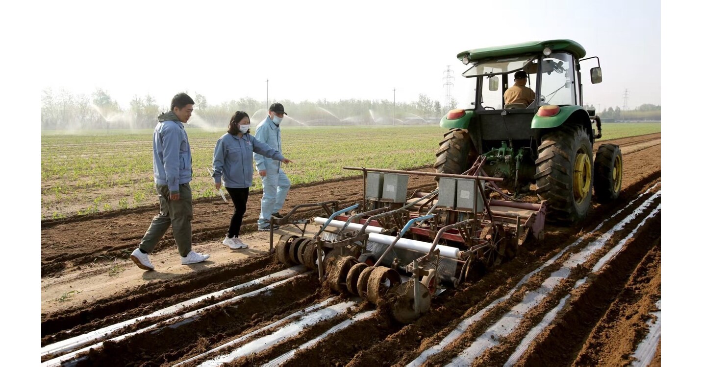 Sinopec's Fully Biodegradable PBST Material Tackles Residual Mulch Film Challenge in Xinjiang's Cotton Fields Sinopec's Fully Biodegradable PBST Material Tackles Residual Mulch Film Challenge in Xinjiang's Cotton Fields
