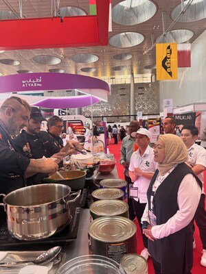 ANICAV and the "Red Gold from Europe" Campaign make a grand impression at Hospitality Qatar 2025 with Chef Dario Tomaselli's daily cooking sessions.