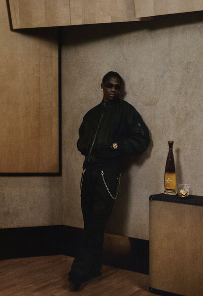 Travis Scott Poses with his Limited-Edition Cincoro Jack Añejo