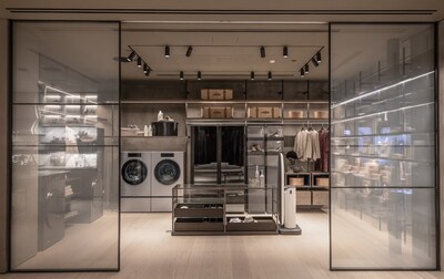 The showroom helps designers, builders and consumers imagine how the latest SKS solutions enrich modern living, as SKS products integrate naturally into premium living spaces. (PRNewsfoto/LG Electronics, Inc.) The showroom helps designers, builders and consumers imagine how the latest SKS solutions enrich modern living, as SKS products integrate naturally into premium living spaces. (PRNewsfoto/LG Electronics, Inc.)