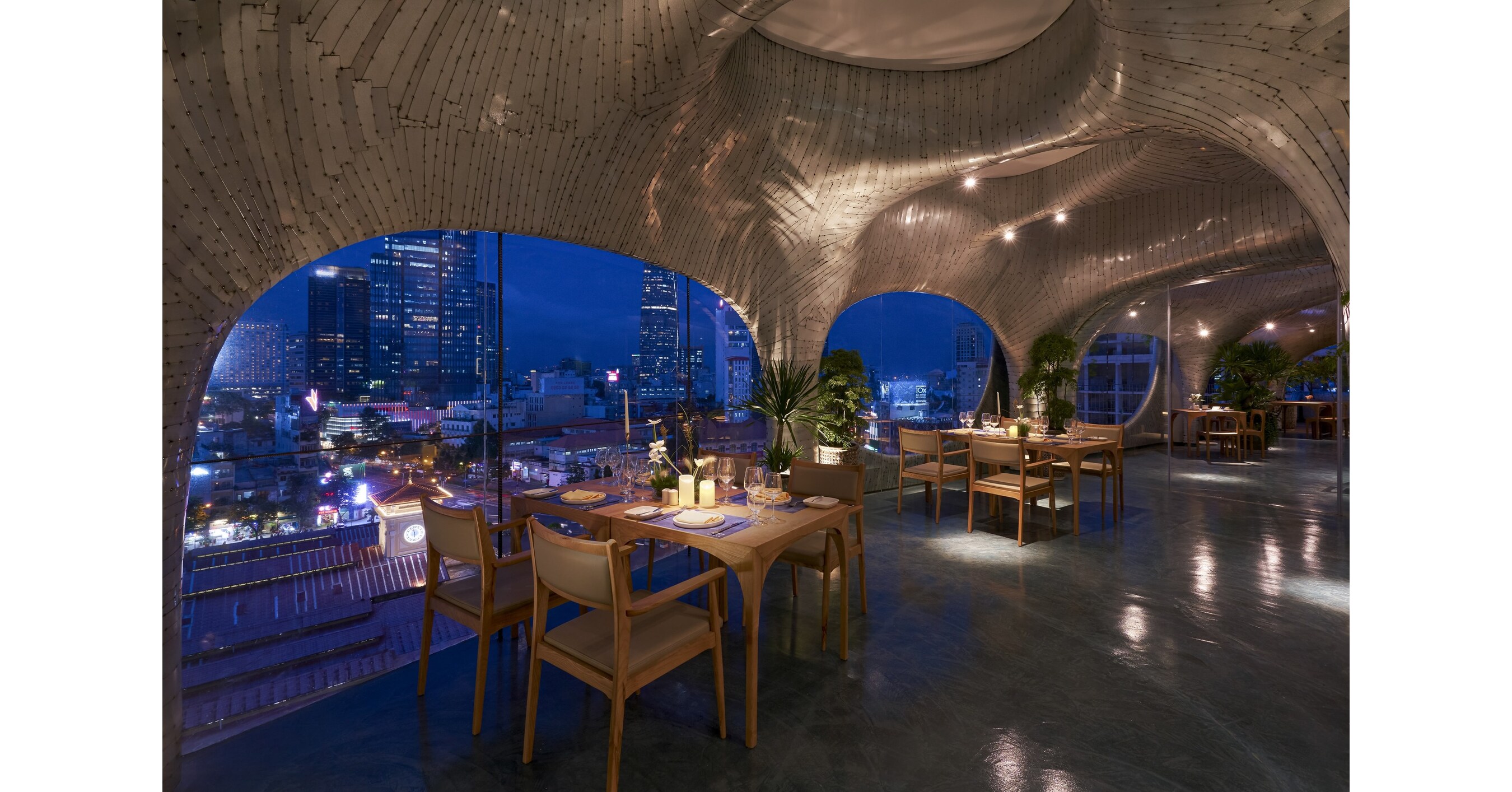 SMITH'S KITCHEN &amp; BAR ASAL VIETNAM RAIH TIGA GELAR BERGENGSI DI LUXURY RESTAURANT AWARDS 2025 UNTUK KATEGORI ASIA