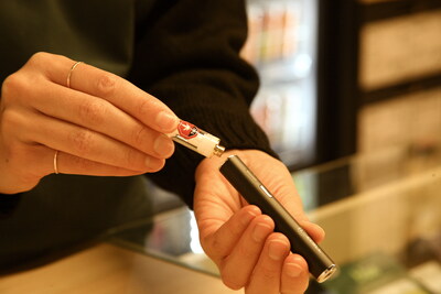 The SQDC to begin selling vaping products (CNW Group/Société québécoise du cannabis) The SQDC to begin selling vaping products (CNW Group/Société québécoise du cannabis)