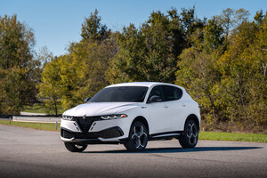 Alfa Romeo Celebrates Italian Performance and Craftsmanship at 2025 Los Angeles Auto Show With 33 Stradale and New Tonale SUV