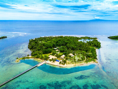 Fiji’s Wavi Island – a private, 27-acre escape located in the South Pacific just off Vanua Levu – recently asked $20 million USD. On Dec 19, 2025, the property will be sold to the highest bidder at a luxury auction® without reserve. U.S.-based Platinum Luxury Auctions is handling the transaction in concert with Chester Rendell of New Zealand Sotheby’s International Realty. FijiLuxuryAuction.com.