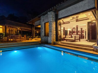 The Villa embraces the popular Fijian design style of blended indoor-and-outdoor living areas, with a living room that seamlessly opens to the pool and surrounding deck. Interiors combine premium materials with touches of traditional Fijian building techniques. FijiLuxuryAuction.com.