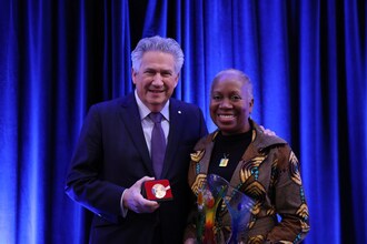 La Fondation pour la recherche en sant&#233; (FRS) est fi&#232;re de c&#233;l&#233;brer le Dr Jeffrey Weitz et Juliet Daniel, deux extraordinaires figures de proue dont le travail continue de fa&#231;onner l&#8217;avenir de la recherche en sant&#233; au Canada. (Groupe CNW/Fondation pour la recherche en sant&#233;)