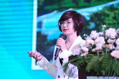 Ms. Johanna, Vu Thi Xoan, Chief Strategy Officer at Stavian Industrial  Metal delivers a keynote presentation at VIMOX 2025
