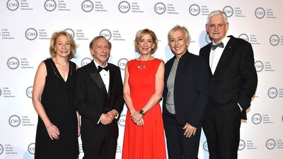 Left to right: Cold Spring Harbor Laboratory Chair Marilyn Simons, 2025 Double Helix Medal recipients Dr. Robert Langer, Chris Evert, and Martina Navratilova, and CSHL President & CEO Bruce Stillman. Image: Patrick McMullan Company