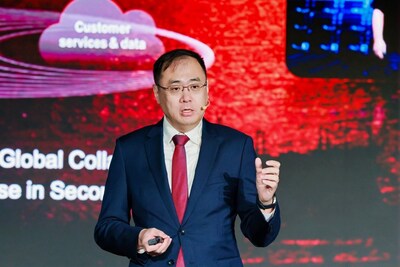 Mr. Jason Zhang, Managing Director of Huawei Cloud Hong Kong, delivering a keynote speech