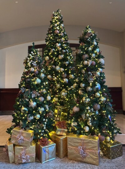 Enjoy festive decor in the lobby of The Capital Hilton.