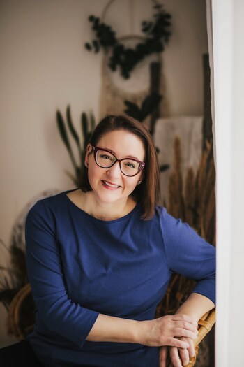 Confetti Playbook was founded by Pam Jameson, a Celebration Strategist, Podcaster, Course Creator, Founder of The Confetti Playbook MethodTM, and mom to 3 boys.