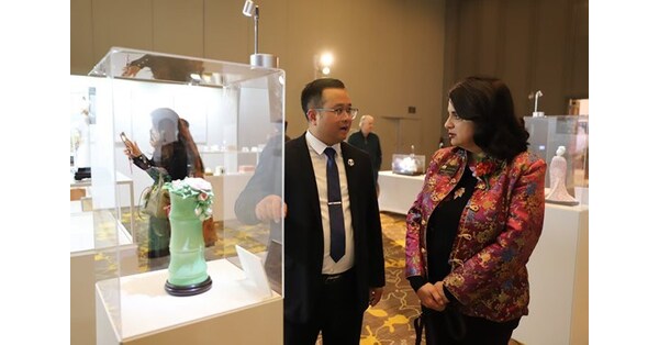 Xinhua Silk Road: Chinese county Dehua stages Blanc de Chine-themed exhibition in Los Angeles