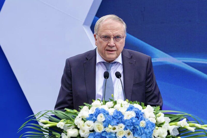 Unable to view the image, Please provide a valid URL.