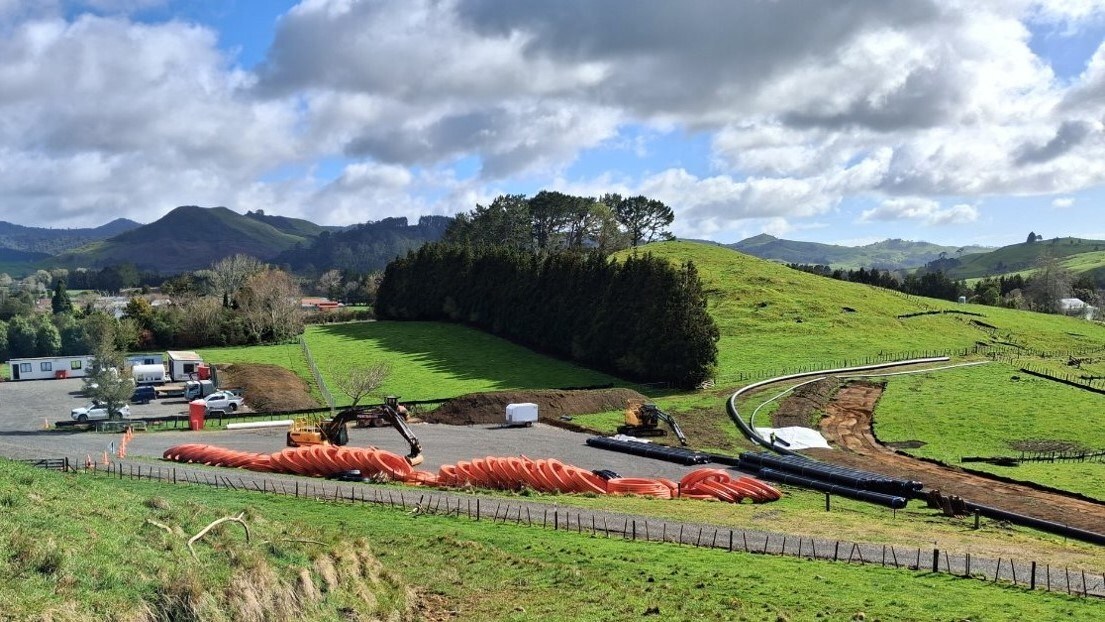 Figura 5: Construcción de zanjas de servicios - octubre de 2025 (CNW Group/OceanaGold Corporation)