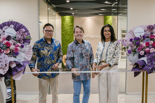 (Left to right) Edy Chandra, Country Manager, Eurofragance Indonesia; Santiago Sabatés, Chairman, Eurofragance; and Balwinder Rolley, APAC General Manager, Eurofragance, at the ribbon-cutting for the Jakarta Creative Centre launch, 24 November.