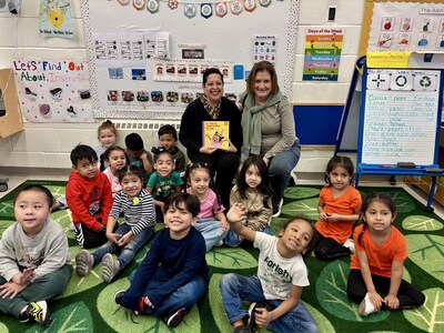 Dr. Rebecca A. Palacios, NBCT and Sumya Ojakli, COO, Somos Uno, LLC at Grand St Settlement, NYC. “Supporting literacy is supporting opportunity. We are honored to help put books into children’s hands and homes.”
Photo: Courtesy of Grand Street Settlement