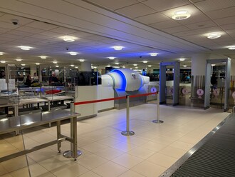 Image d&#8217;un appareil de radioscopie &#224; TDM &#224; l&#8217;a&#233;roport international James Armstrong Richardson de Winnipeg (YWG). (Groupe CNW/Administration canadienne de la s&#251;ret&#233; du transport a&#233;rien (ACSTA))