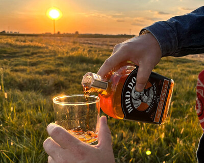 Bird Dog Bourbon-Sunset pour