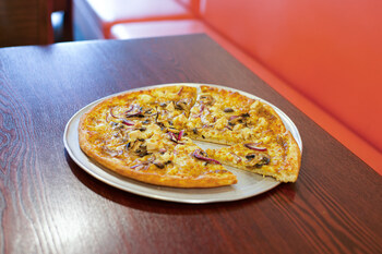 Lenzini_s Pizza_Japanese Curry Pizza