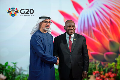 S.A. Sheikh Khaled bin Mohamed bin Zayed Al Nahyan, prince héritier d'Abu Dhabi, et S.E. Cyril Ramaphosa, président de la République d'Afrique du Sud, au G20.