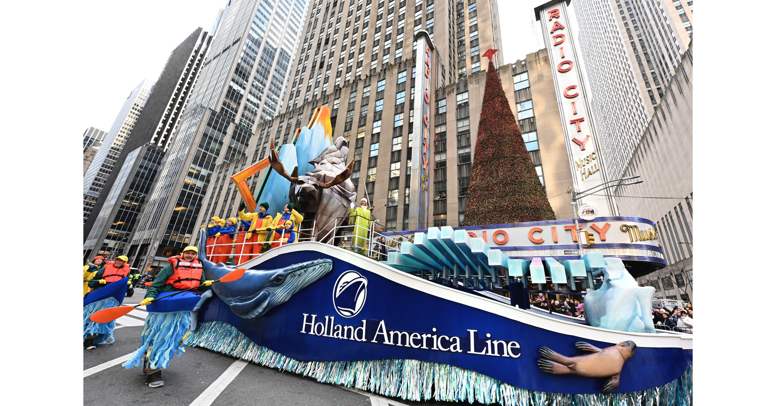 Holland America Line Cruised Through the 99th Macys Thanksgiving Day Parade&reg; with Alaska-Themed Float Featuring Singer-Songwriter Jewel