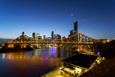 Le Story Bridge dans l’état du Queensland en Australie était illuminé pour la Journée jaune. (Groupe CNW/BRP inc.)