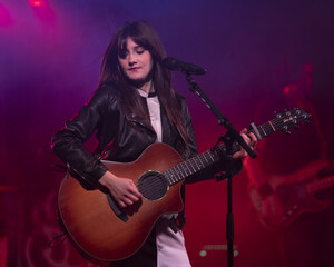 Singer/Songwriter Sydney Irving releases new music video for "Something Better" from acclaimed album UNFASHIONED CREATURES on DEKO Entertainment / Warner Music Group - ADA