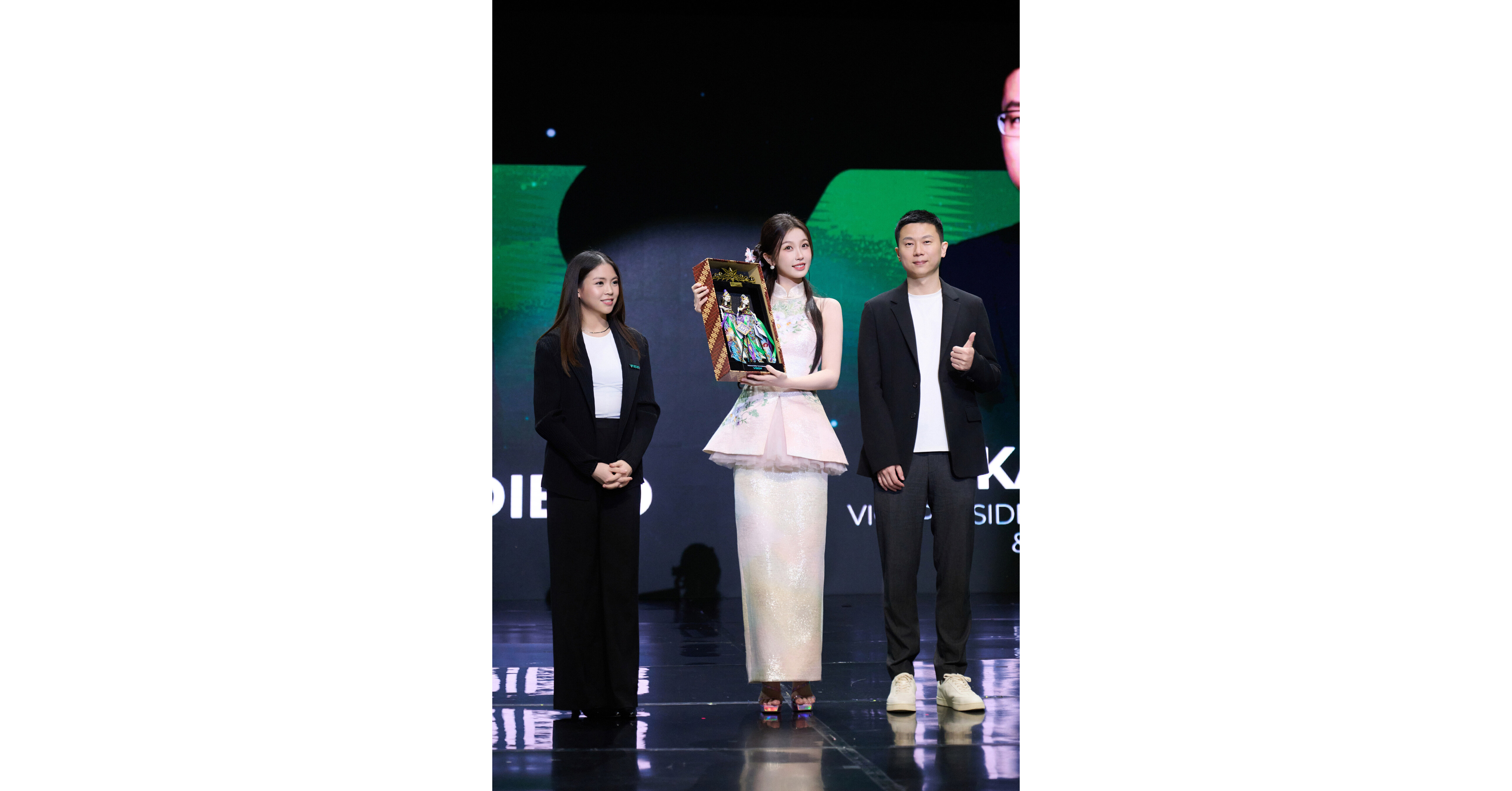 iQIYI International Berkolaborasi dengan Vision+, Luncurkan "Combo Asia" dan Bangun Ekosistem Industri Hiburan yang Baru di Indonesia