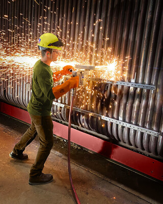 Fully supported by the EscoTrack, the saw mounts to it using a bracket with four grooved steel wheels that fit securely and glide smoothly with minimal operator effort. Fully supported by the EscoTrack, the saw mounts to it using a bracket with four grooved steel wheels that fit securely and glide smoothly with minimal operator effort.