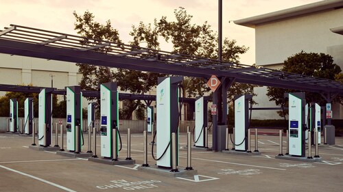 Electrify America and Simon® Collaboration Surpasses 500 Hyper-Fast Chargers |   Pictured: Electrify America Station - Fashion Valley Mall