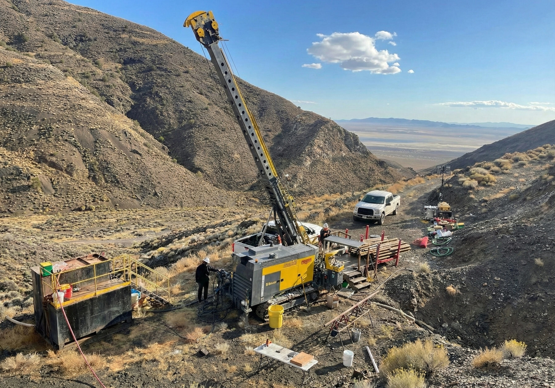Figure 1:  Drill rig drilling hole FCG25-36 (CNW Group/Getchell Gold Corp.)