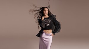 Old Navy presenta su primera colaboración con una diseñadora: Anna Sui